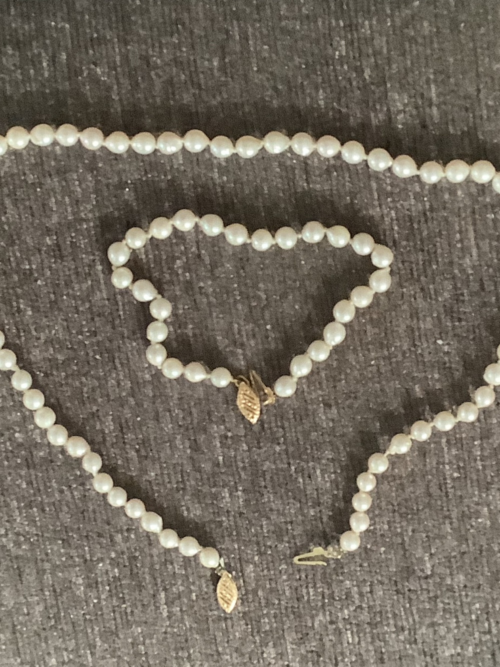 Classic White Pearl Necklace and Bracelet Set with Gold Leaf Clasp